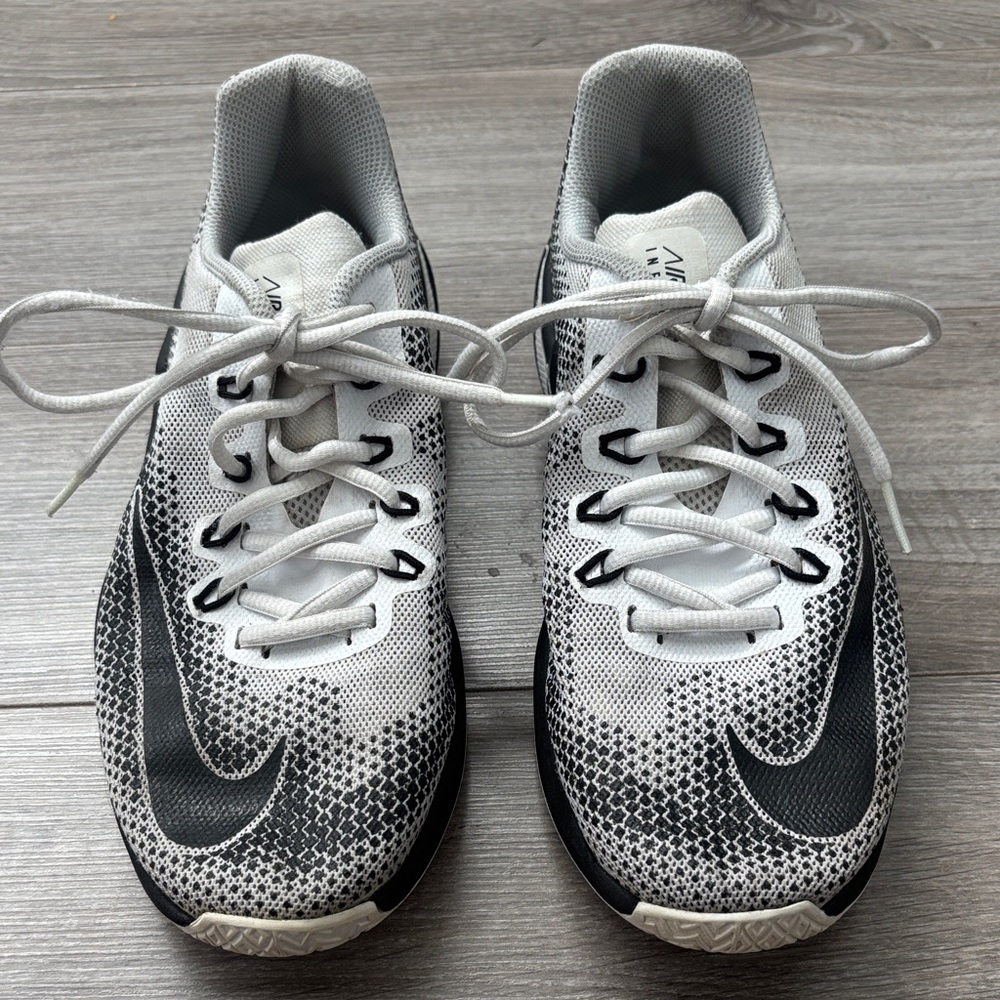 Nike Airmax Infuriate Black & White Basketball Shoes- Size 6.5Y
